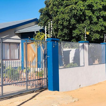 Mo-Nize Villa Guesthouse Otjiwarongo Buitenkant foto