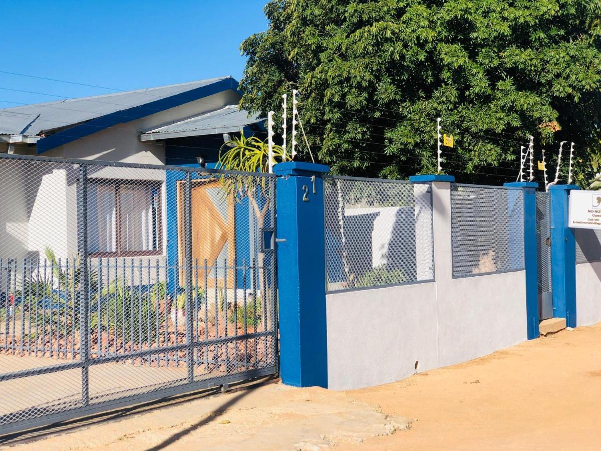 Mo-Nize Villa Guesthouse Otjiwarongo Buitenkant foto