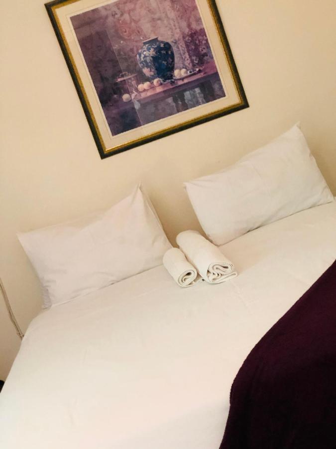 Mo-Nize Villa Guesthouse Otjiwarongo Buitenkant foto