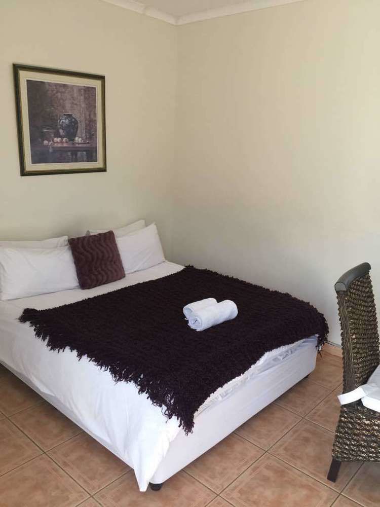 Mo-Nize Villa Guesthouse Otjiwarongo Buitenkant foto